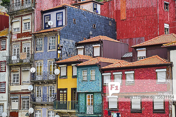 Portugal  Porto  Colorful houses in Ribeira Square