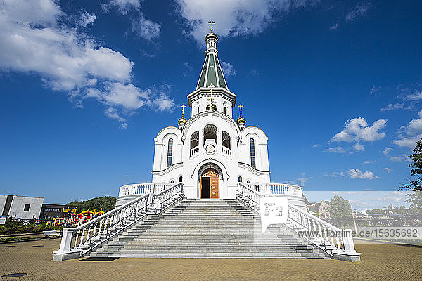 Alexander-Newski-Kirche gegen den Himmel  Kaliningrad  Russland