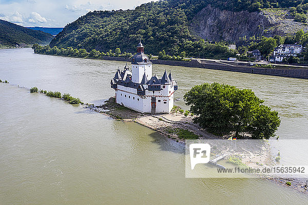 Luftaufnahme der Burg Pfalzgrafenstein auf der Insel Falkenau in Kaub  Deutschland