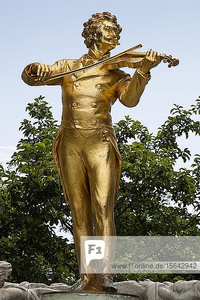 Johann Strauss  Komponist  Statue  Stadtpark  Wien  Österreich  Europa