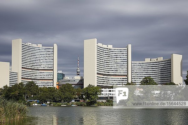 Vienna International Centre VIC UNO-City vorne Kaiserwasser Wien Österreich Europa