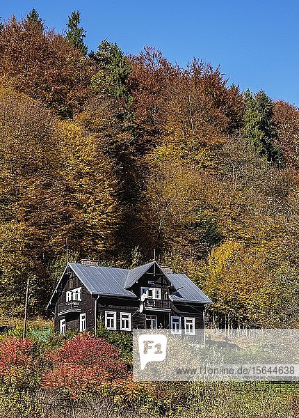 Traditionelles Haus in Ojcow  Nationalpark Ojcow  Krakau-Tschenstochauer Hochland oder Polnisches Jurahochland  Woiwodschaft Kleinpolen  Polen  Europa