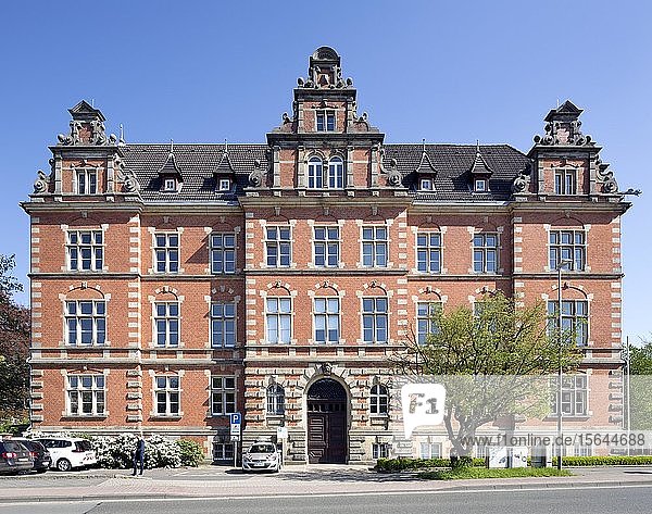 Regierungsgebäude  ehemals Bezirksregierung Hannover  heute Landesbehördengebäude  Stade  Niedersachsen  Deutschland  Europa