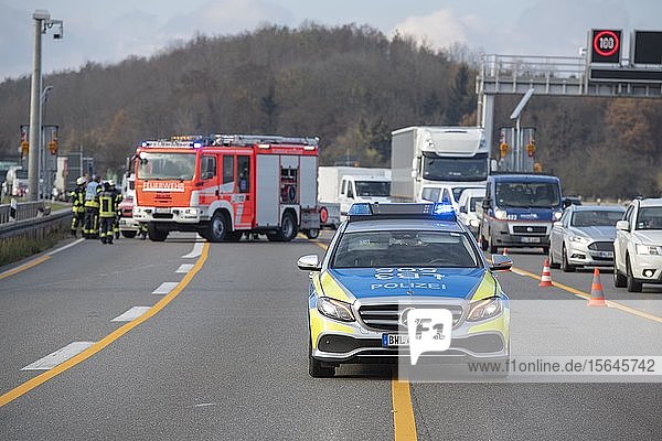 Polizeiauto auf der Autobahn  Stuttgart  Deutschland  Europa