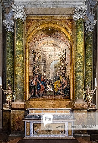 Seitenaltar mit Krippenszene  Weihnachten  Basilika Santa Maria degli Angeli  Assisi  Provinz Perugia  Umbrien  Italien  Europa