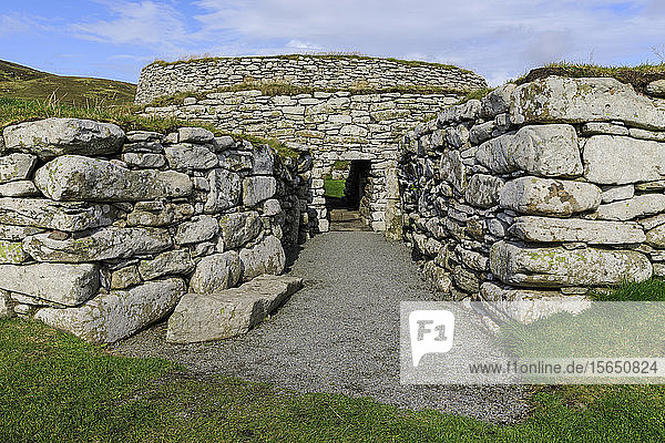 Clickimin Broch  Fort aus der Eisenzeit  Eingang  Clickimin Loch  Central Lerwick  Shetlandinseln  Schottland  Vereinigtes Königreich