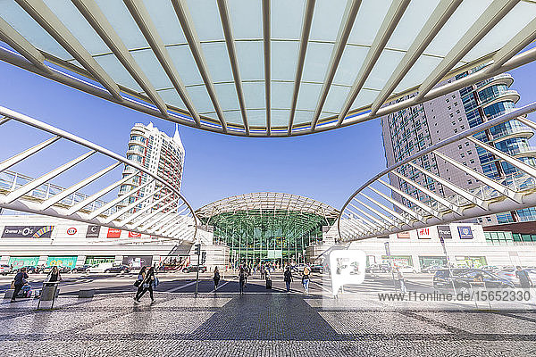 Centro Vasco Da Gama vom Gare Do Oriente aus gesehen  Lissabon  Portugal