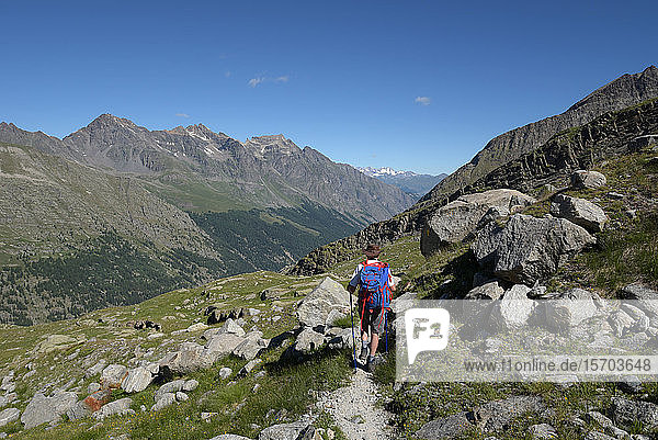 Italia  Valle d'Aosta  Gran Paradiso National Park  iker in Vals