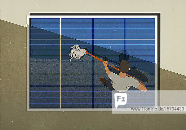 Mann wischt Solarzellen