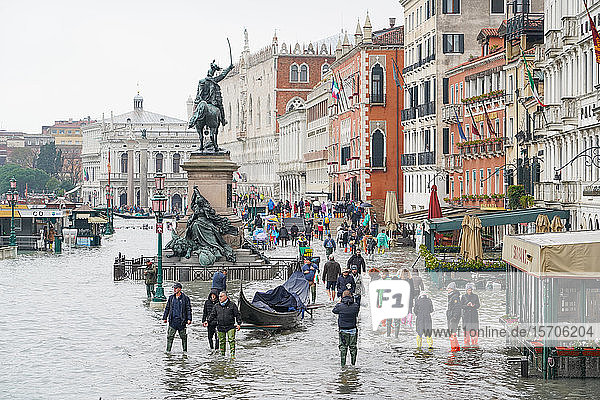 Ebbe und Flut in Venedig  November 2019  Venedig  UNESCO-Weltkulturerbe  Venetien  Italien  Europa