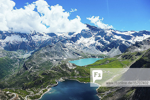 Italien Piemont Gran Paradiso National Park Hochwinkelansicht der italienischen Alpen und Seen