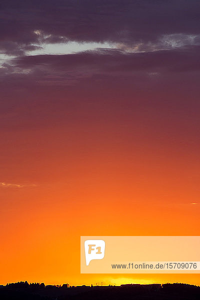 Deutschland  Würzburg  Abendhimmel bei Sonnenuntergang