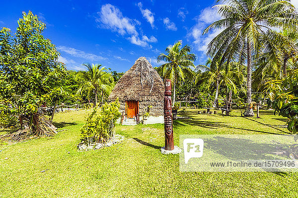 Neukaledonien  Lifou  traditionelle Kanak-Hütte