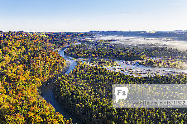 Deutschland  Bayern  Oberbayern  Naturschutzgebiet Isarauen  Luftbild von Loisach und Isar