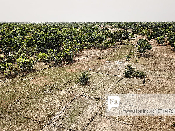 Mali  Bougouni  Luftaufnahme von Feldern in der ariden Sahelzone