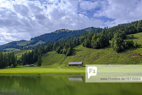 Deutschland  Schwaben  Vorarlberg  Bregenzerwald  Allgäu  Oberallgau  Lecknertal  Landschaft mit Leckner See