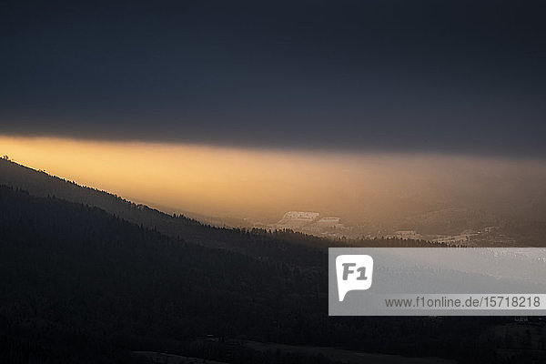 Sonnenaufgang am Battert Rock im Winter  Baden-Baden  Deutschland