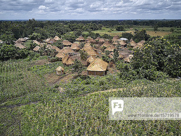 Benin  Kleines traditionelles Dorf des Holi-Stammes