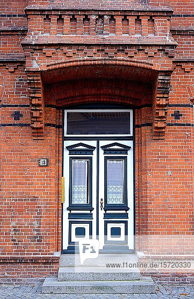 Historische dekorative Holztür Husum Schleswig-Holstein Deutschland Europa