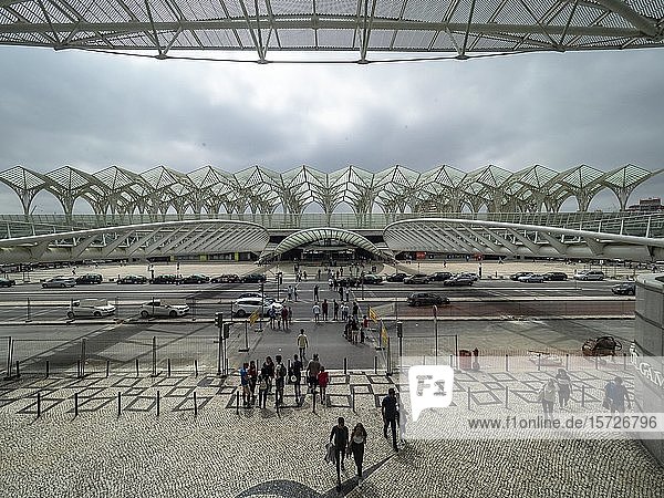 Bahnhof Gare do Oriente  Architekt Santiago Calatrava  Lissabon  Portugal  Europa