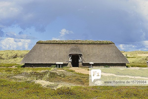 Rekonstruiertes Haus aus der Eisenzeit  Ort Nebel  Amrum  Nordfriesische Insel  Nordfriesland  Schleswig-Holstein  Deutschland  Europa