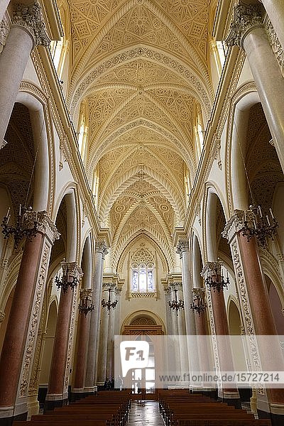 Kirchenschiff, Tonnengewölbe mit Stuckatur, Innenansicht, Kathedrale von Neapel, Duomo di Napoli, Erice, Sizilien, Italien, Europa