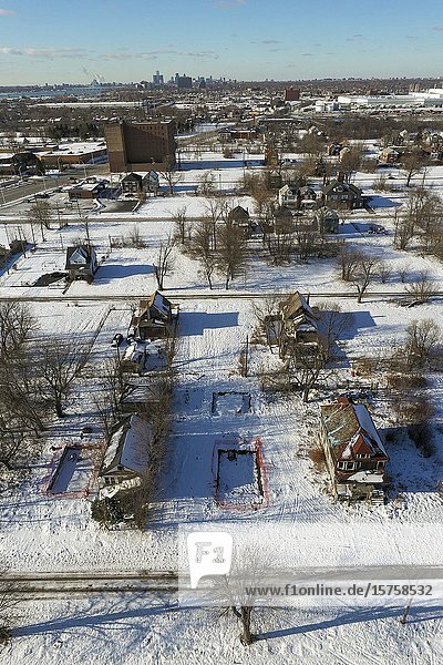 Detroit  Michigan - Huge sections of vacant land characterize many Detroit neighborhoods despite the downtown renaissance. The city's population has fallen from 1. 86 million in 1950 to an estimated 673 000 in 2017.