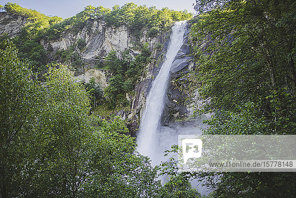 Wasserfall in Foroglio  Schweiz