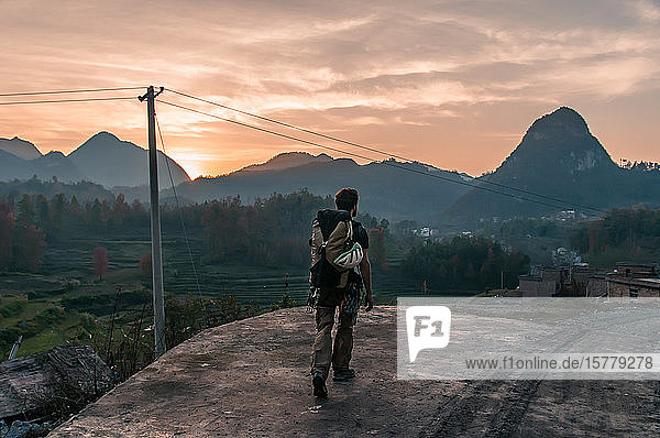 Wanderer im Nationalpark Getu He Guiyang Guizhou China