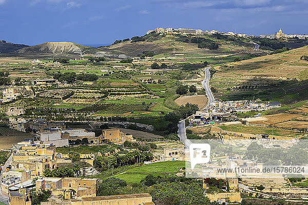 Malta  Gozo  Luftaufnahme einer Stadt auf dem Land