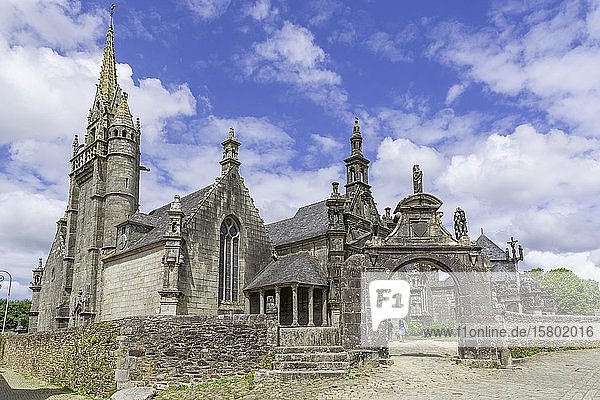 Kirche von Guimiliau  Département Finistère  Frankreich  Europa