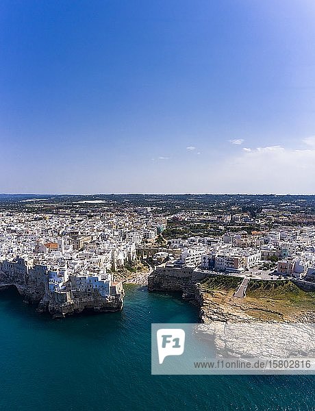 Luftaufnahme von Polignano a Mare  Apulien  Süditalien  Italien  Europa