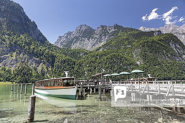 Historische Elektroboote auf dem Königssee Berchtesgaden Bayern Deutschland Europa