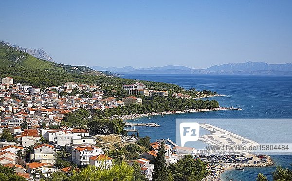 Stadtansicht von Makarska  Biokovo-Gebirge  Makarska Riviera  Dalmatien  Kroatische Adriaküste  Kroatien  Europa