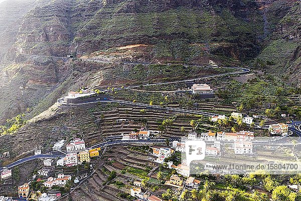 Bergstraße mit Serpentinen  El Retamal  Valle Gran Rey  Luftaufnahme  La Gomera  Kanarische Inseln  Spanien  Europa
