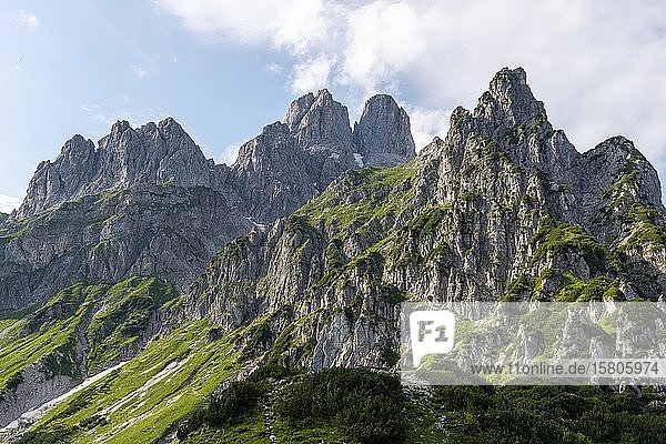 Schroffe Gipfel  Berge  Armkarwand  Große Bischofsmütze  Salzkammergut  Oberösterreich  Österreich  Europa