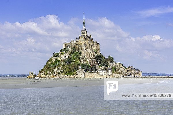 Blick auf den Mont-Saint-Michel Département Ille-et-Vilaine Frankreich Europa