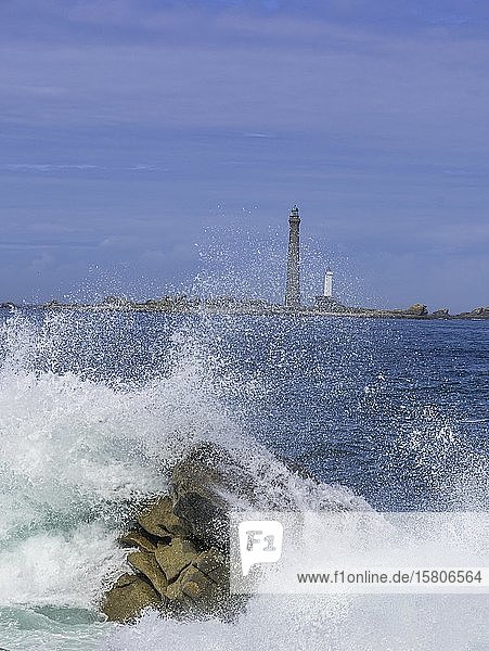 Blick auf den Leuchtturm auf I'lle Vierge  Plouguerneau  Département Finistère  Frankreich  Europa