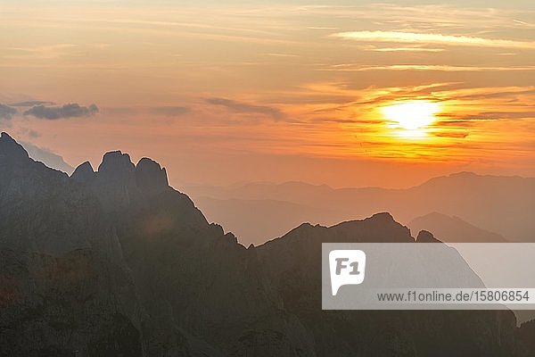 Sonnenuntergang  Sonnenuntergang über Berggipfel  Gosaukamm  Salzkammergut  Oberösterreich  Österreich  Europa
