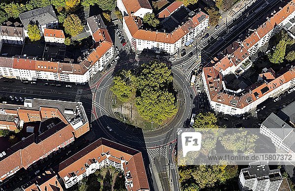 Goetheplatz mit gründerzeitlicher Blockrand-Bebauung Kreisverkehr Calenberger Neustadt Hannover Niedersachsen Deutschland Europa