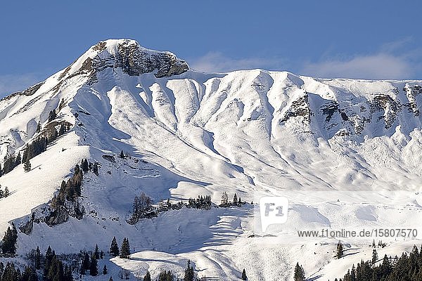 Rether Kopf mit Kleinzemm-Alm im Winter  Tirol  Österreich  Europa