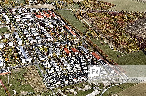 Stadtteil Kronsberg oder Bemerode-Ost erbaut als Neubausiedlung für die Weltausstellung EXPO 2000 Hannover Niedersachsen Deutschland Europa