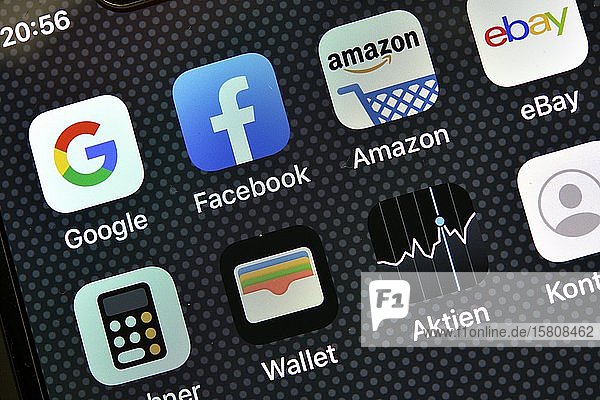 Diverse Software Apps auf Display eines Apple iPhone Baden-Württemberg Deutschland Europa