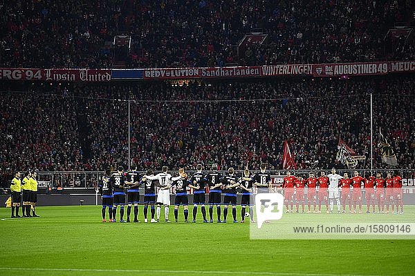 Gedenkfeier  Schweigeminute für die Opfer des Terrorismus von Hanau  Allianz Arena  München  Bayern  Deutschland  Europa