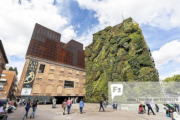 Museum Caixa Forum  Architekten Herzog & de Meuron  mit vertikalem Garten von Patrick Blanc  Paseo del Prado  Madrid  Spanien  Europa