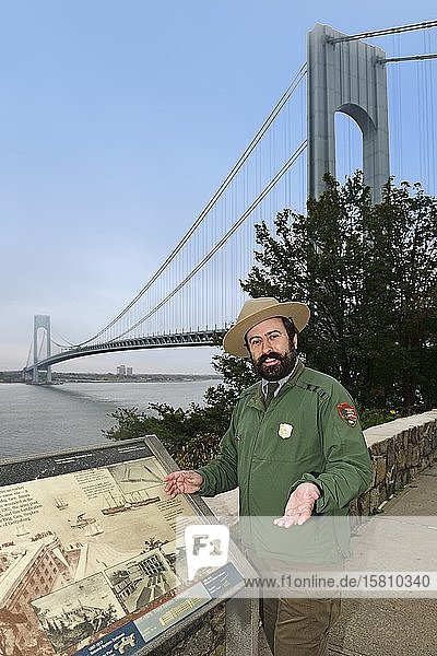 Park ranger in Fort Wadsworth explains the Verrazzano-Narrows-Bridge Staten Island New York City New York State USA North America