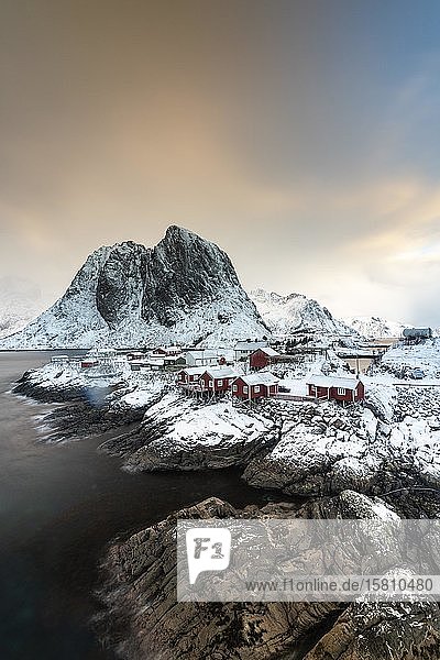 Red houses on the beach  Hamnoy  Lofoten  Norway  Europe