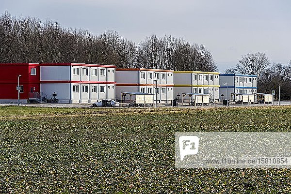 Siedlung mit Wohncontainern  Modulbauten  Unterkunft für Flüchtlinge  Erding  Oberbayern  Bayern  Deutschland  Europa