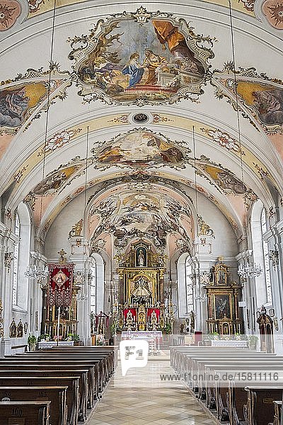 Mühlfeldkirche in Bad-Tölz mit Deckenfresken von Matthäus Günther  Wallfahrtskirche Maria Hilf  Oberbayern  Bayern  Deutschland  Europa