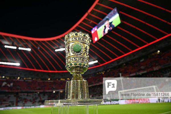 Original DFB-Pokal Trophäe Allianz Arena München Bayern Deutschland Europa